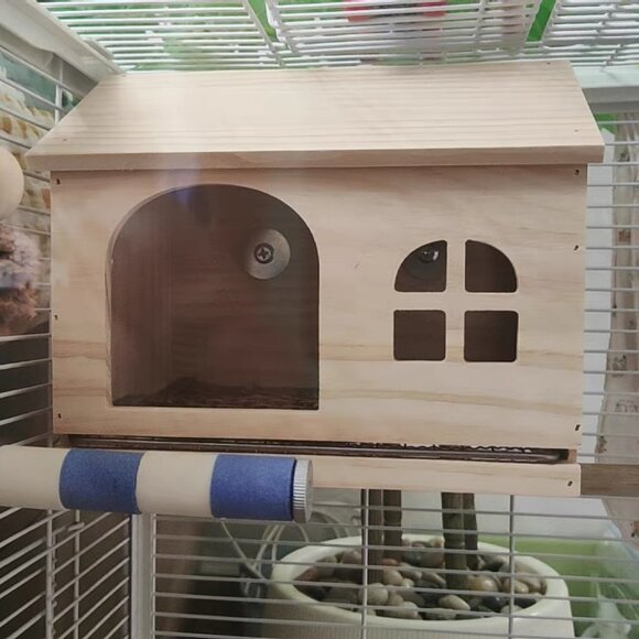 Wooden Bird Nesting House - Picture 1 of 1